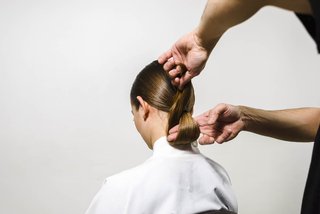 Tvinnad chinjon tutorial Steg 7 Kerastase